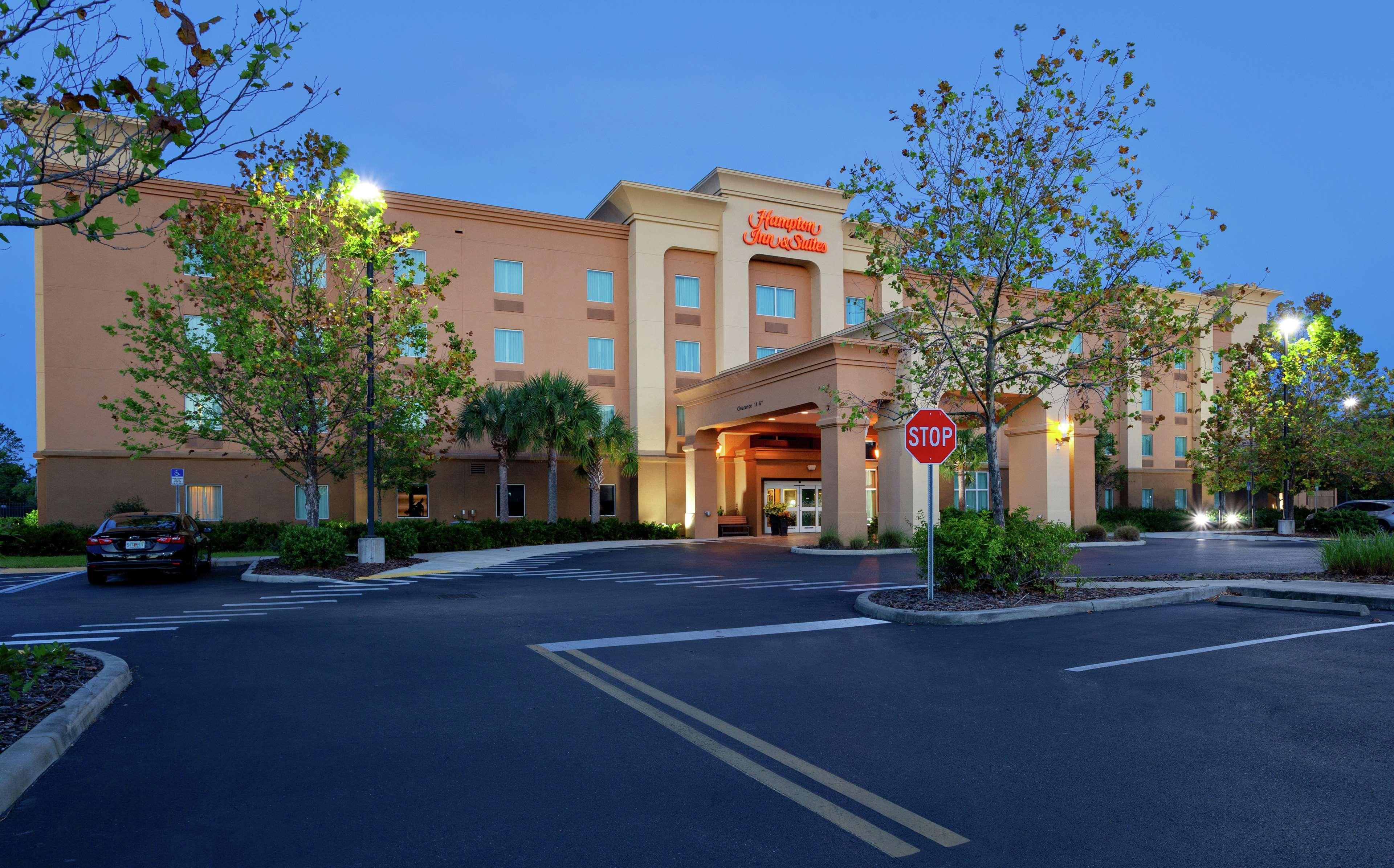 Hampton Inn & Suites Port Richey Exterior photo