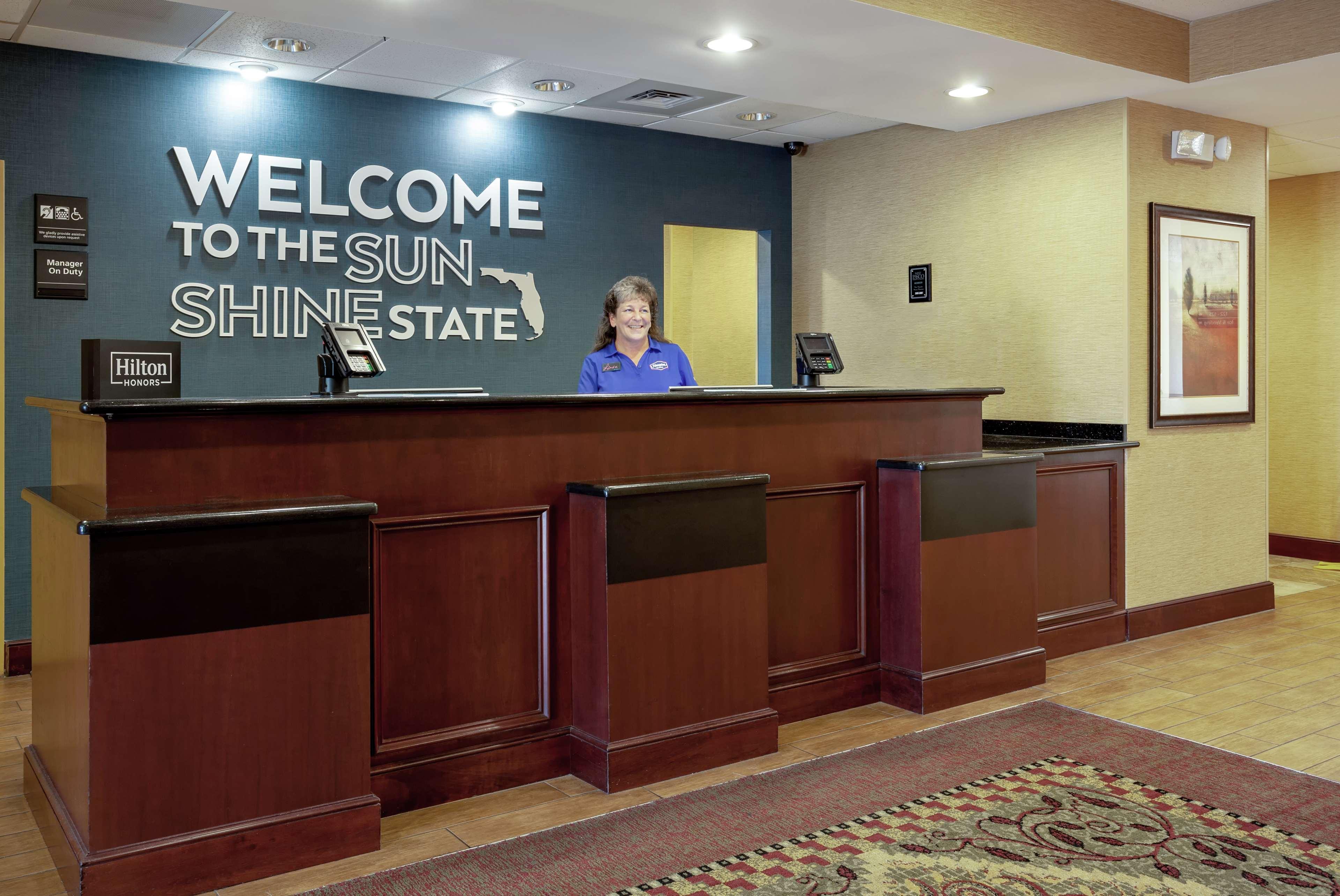 Hampton Inn & Suites Port Richey Exterior photo