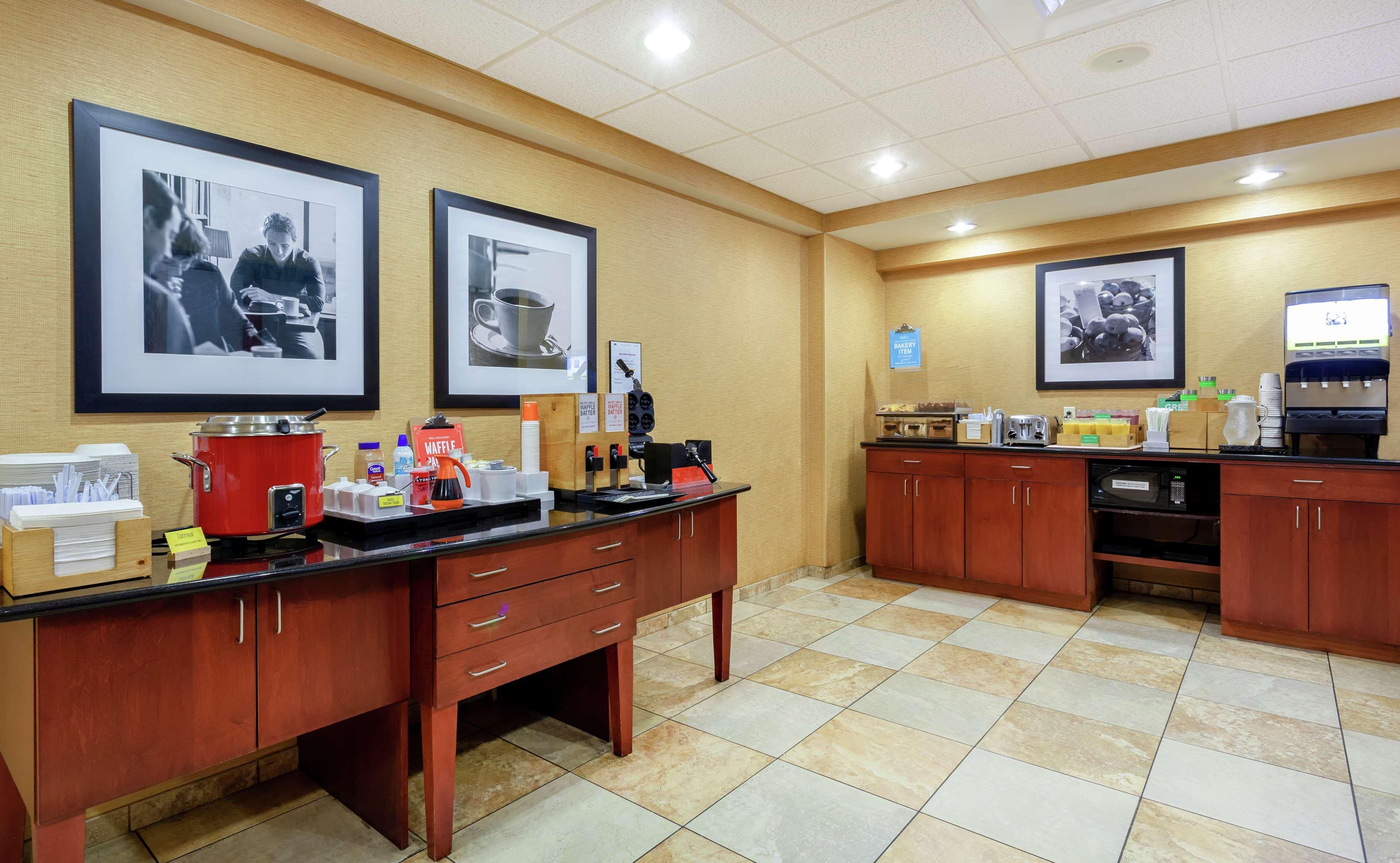 Hampton Inn & Suites Port Richey Exterior photo