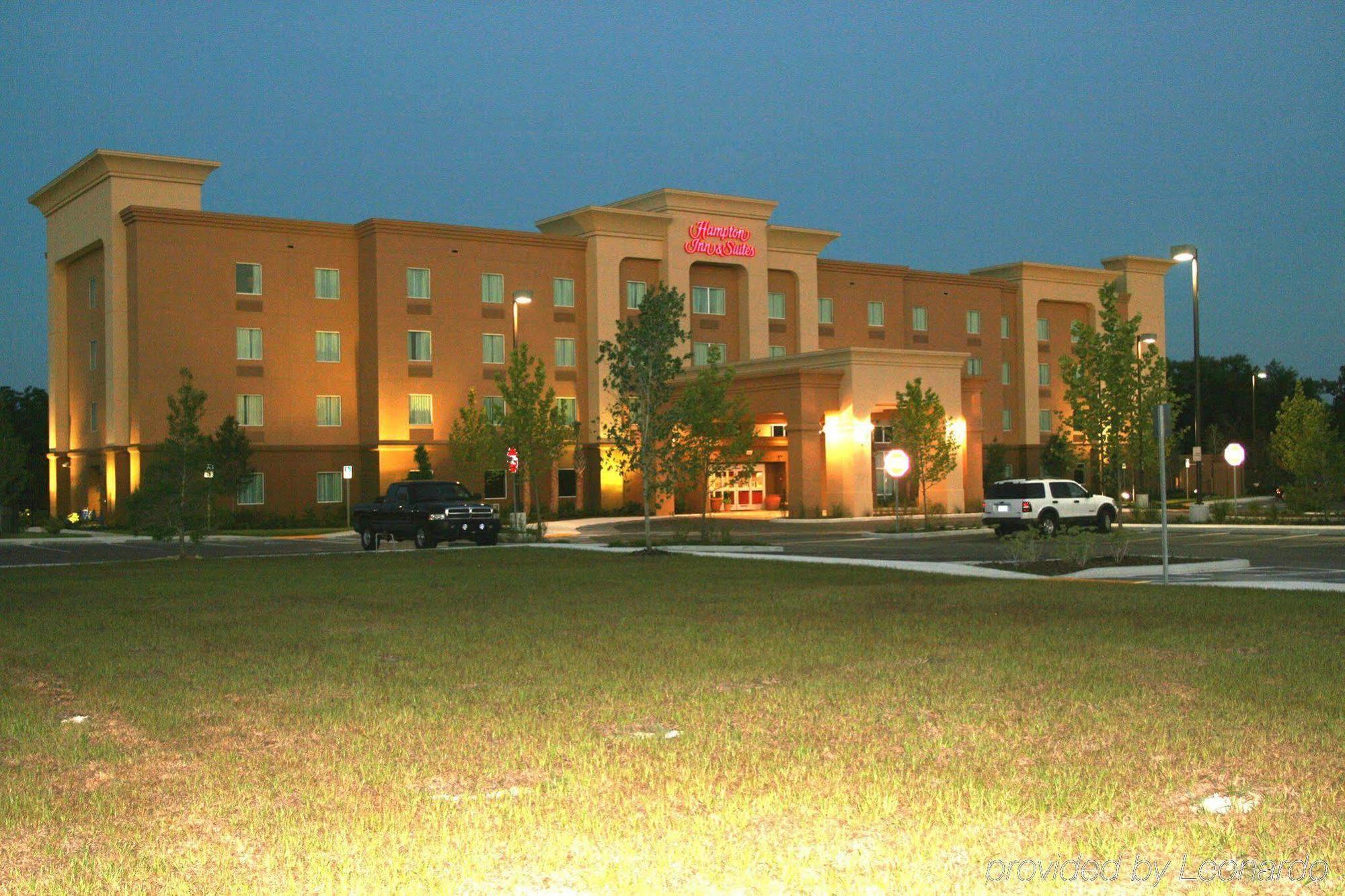 Hampton Inn & Suites Port Richey Exterior photo