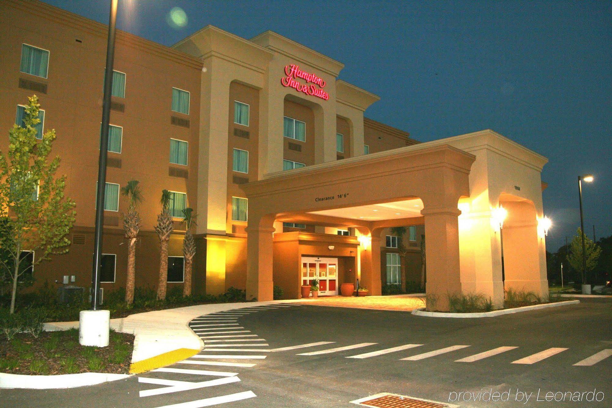 Hampton Inn & Suites Port Richey Exterior photo