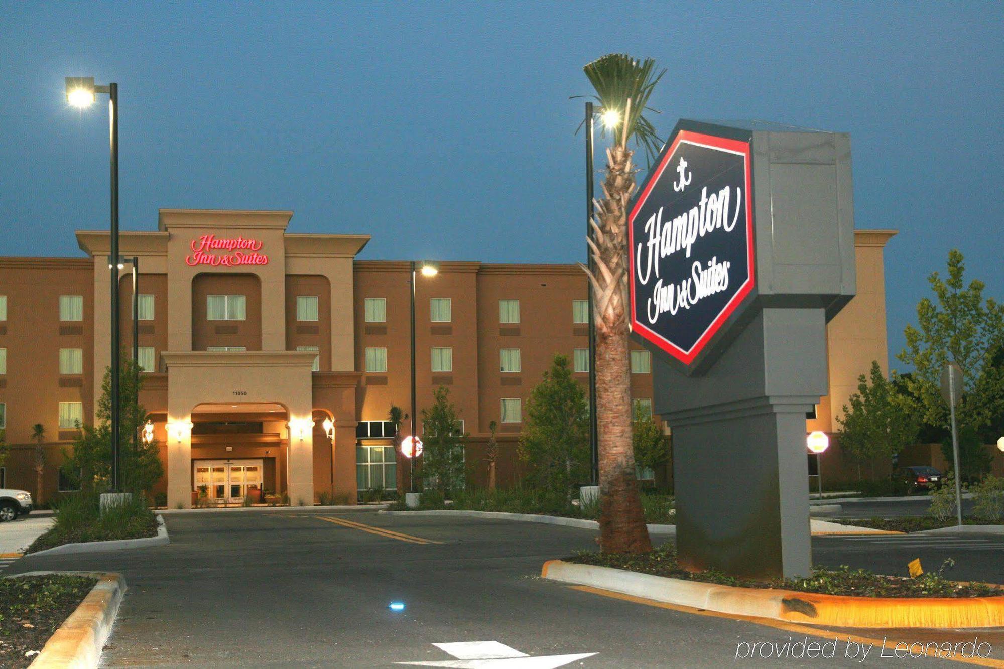 Hampton Inn & Suites Port Richey Exterior photo
