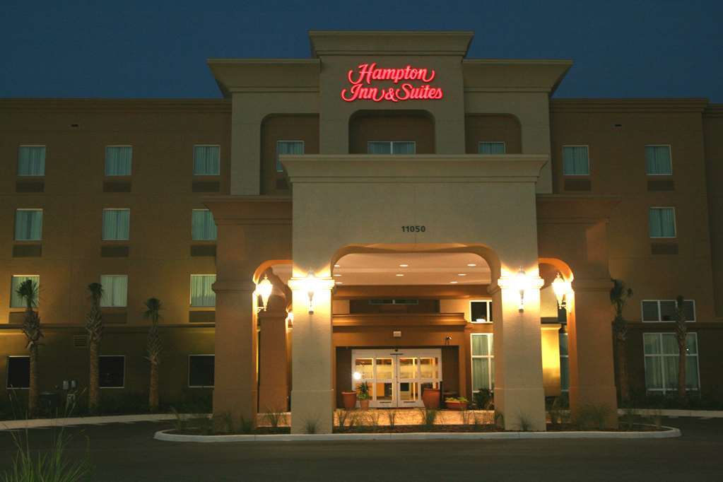 Hampton Inn & Suites Port Richey Exterior photo